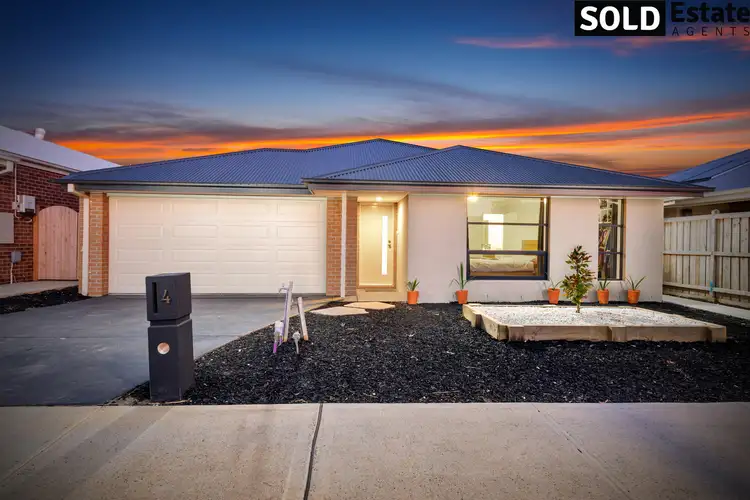4 ELSEY WAY, Clyde North VIC 3978