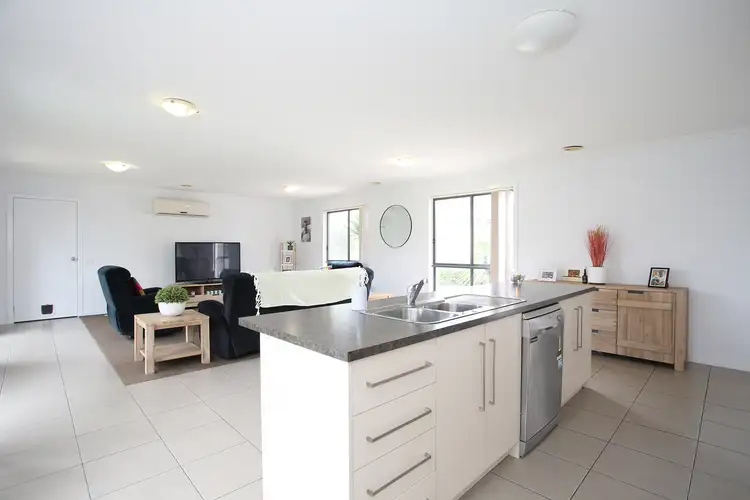 2/8 Hood Street, Frankston VIC 3199