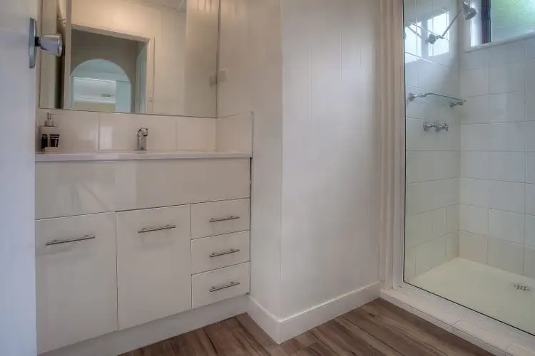 Fifth view of Homely unit listing, 2/28 Showers Avenue, Bright VIC 3741