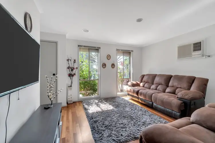 8 Acre Rise, Hampton Park VIC 3976