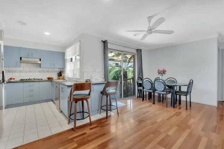 Fifth view of Homely house listing, 8 Acre Rise, Hampton Park VIC 3976