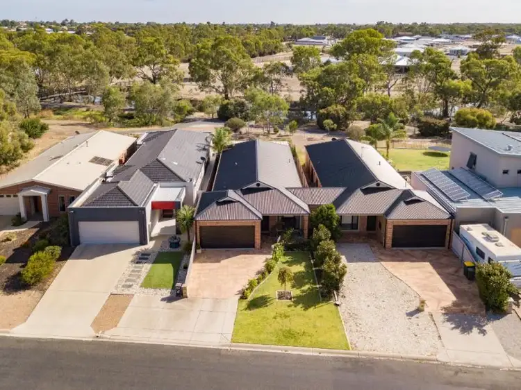 Main view of Homely townhouse listing, 2/44 Mardon Drive, Horsham VIC 3400