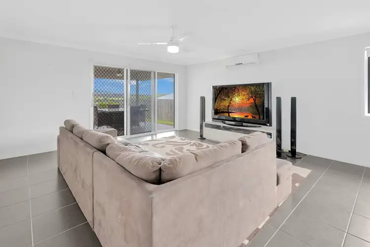 30 Nightshade Crescent, Pimpama QLD 4209