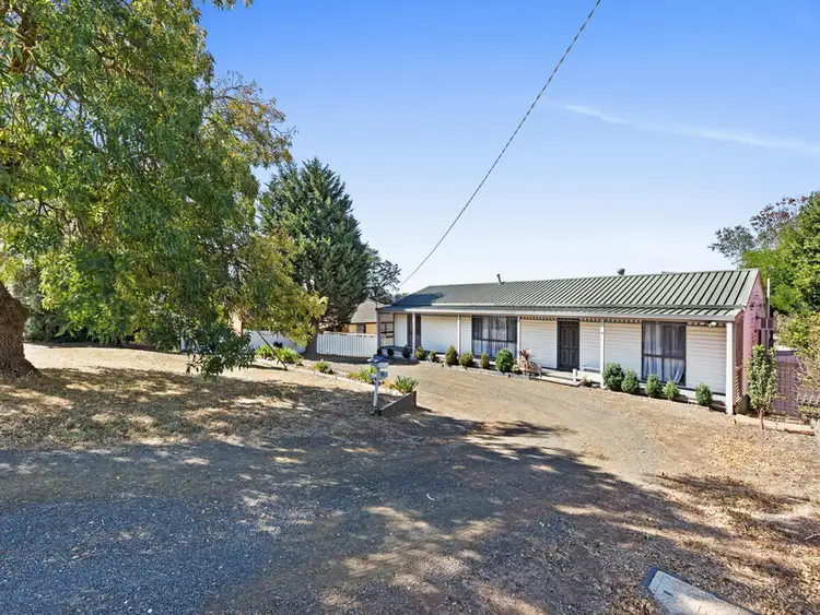 4 HAMILTON STREET, Kilmore VIC 3764