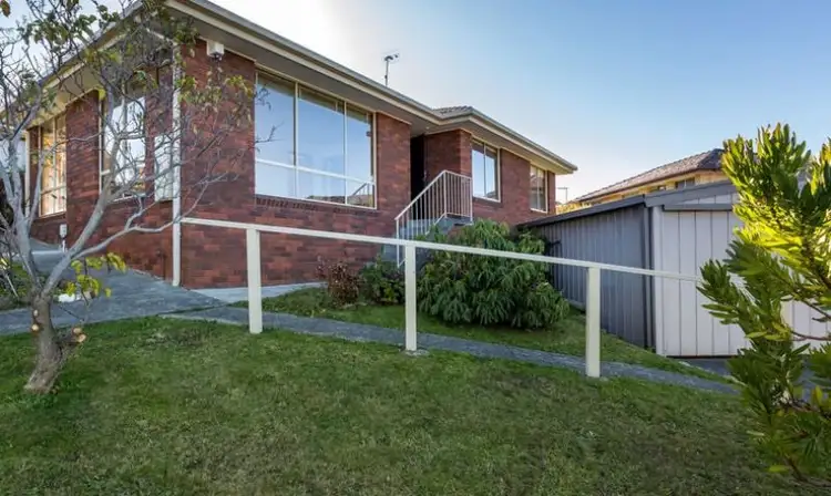 27 Tingira Road, Blackmans Bay TAS 7052