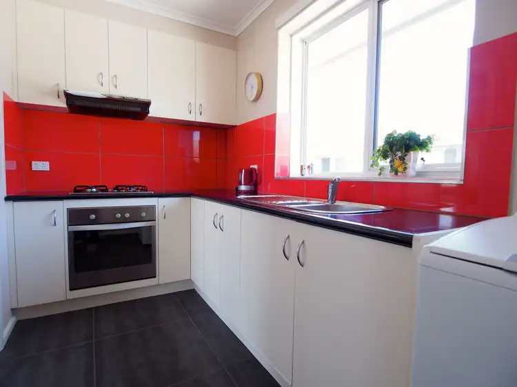 9/4 Walnut St, Carnegie VIC 3163