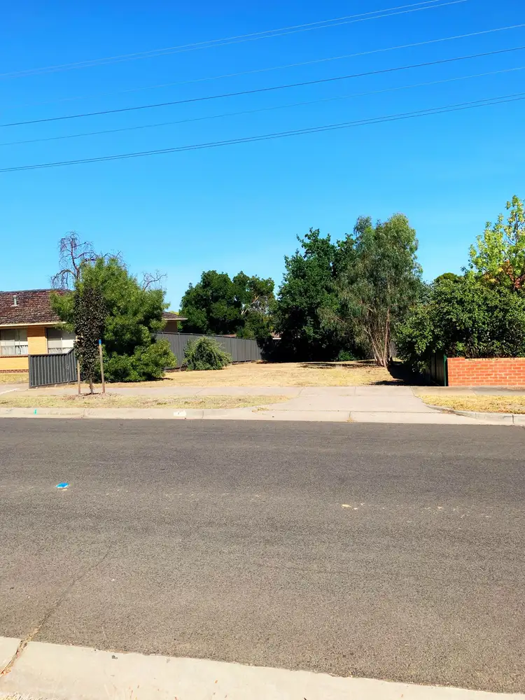 7a Hewitt Avenue, Kennington VIC 3550
