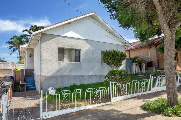 11 McGowan Avenue, Marrickville NSW 2204