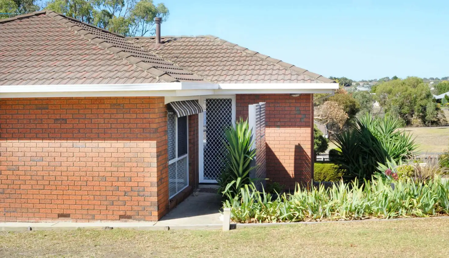 Main view of Homely unit listing, 1/16-18 Southdown Crescent, Belmont VIC 3216