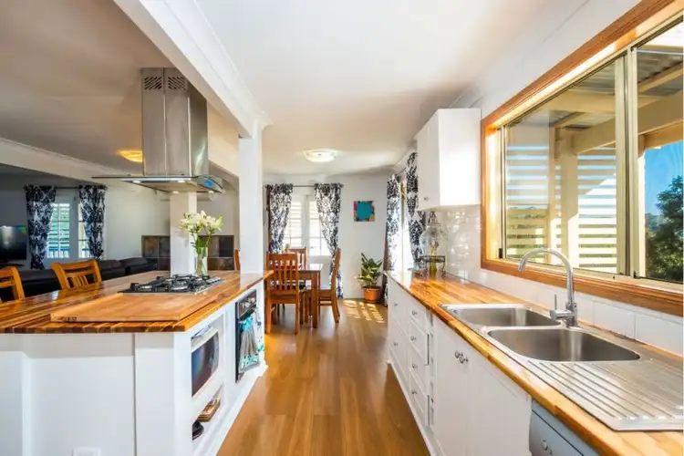 39 Paradise Drive, Tamborine Mountain QLD 4272