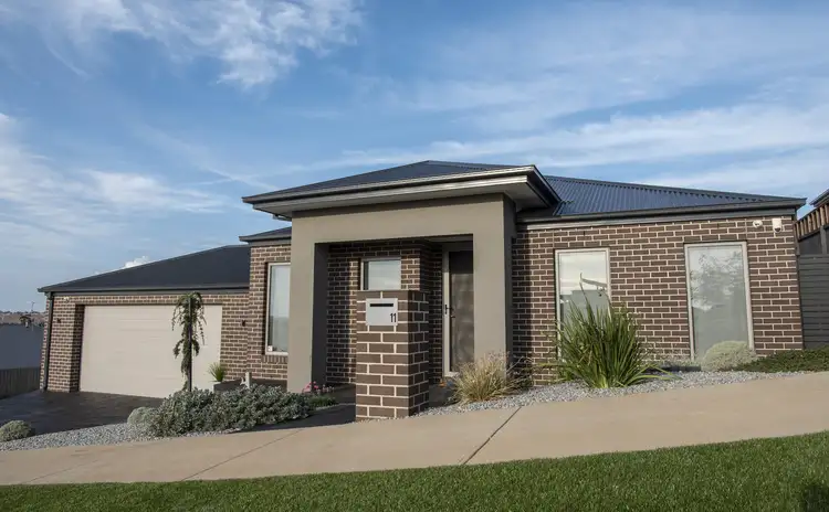 11 Jessica Way, Highton VIC 3216