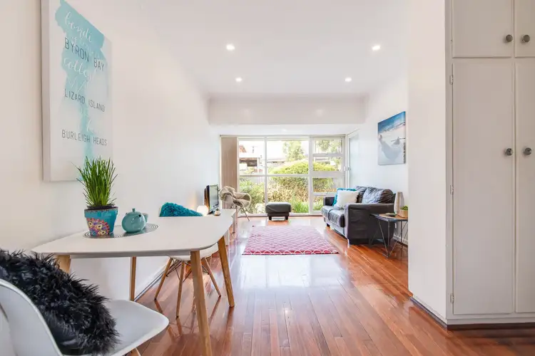 2/11 Glengyle Terrace, Glandore SA 5037