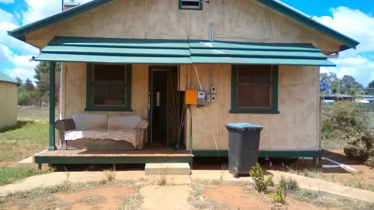 61 Young Street, Oaklands NSW 2646