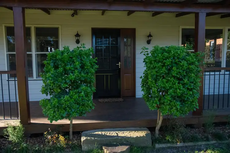 9 Albert Avenue, Thirlmere NSW 2572