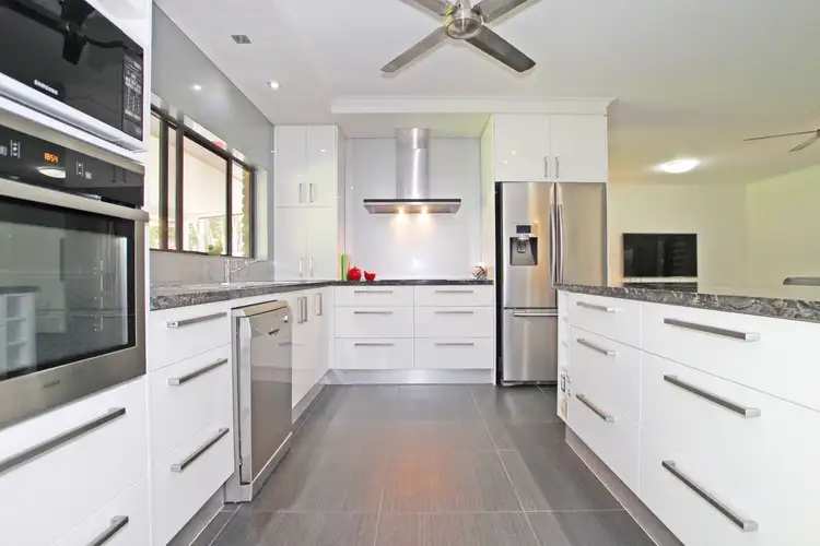52 Hobson Drive, Brinsmead QLD 4870
