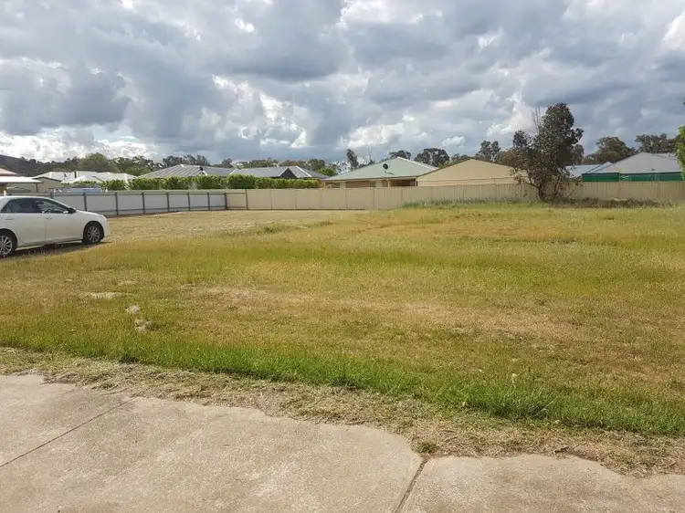 28 Pinkstone Avenue, Cootamundra NSW 2590