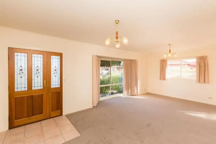 Fifth view of Homely unit listing, 10 Ashwin Close, Horsham VIC 3400