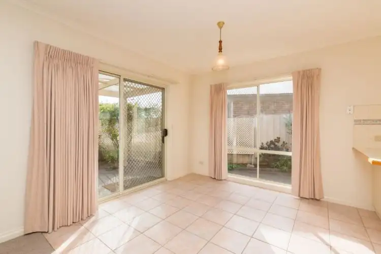 Sixth view of Homely unit listing, 10 Ashwin Close, Horsham VIC 3400