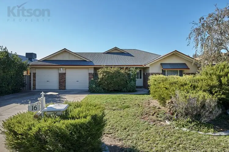16 Woomera Place, Glenfield Park NSW 2650