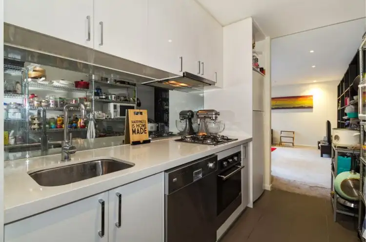 4/389 Neerim Road, Carnegie VIC 3163