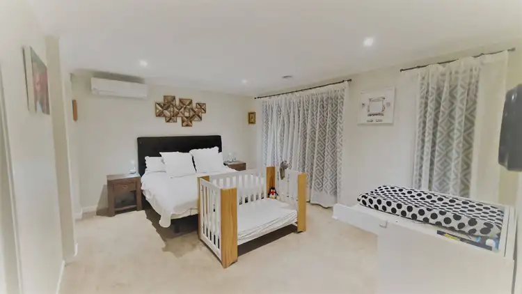 Second view of Homely house listing, 4 Wendy way, Pakenham VIC 3810