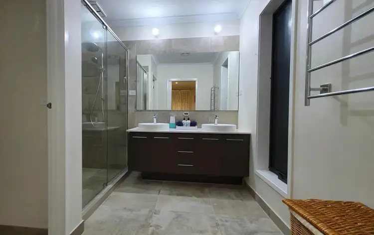 Fourth view of Homely house listing, 4 Wendy way, Pakenham VIC 3810