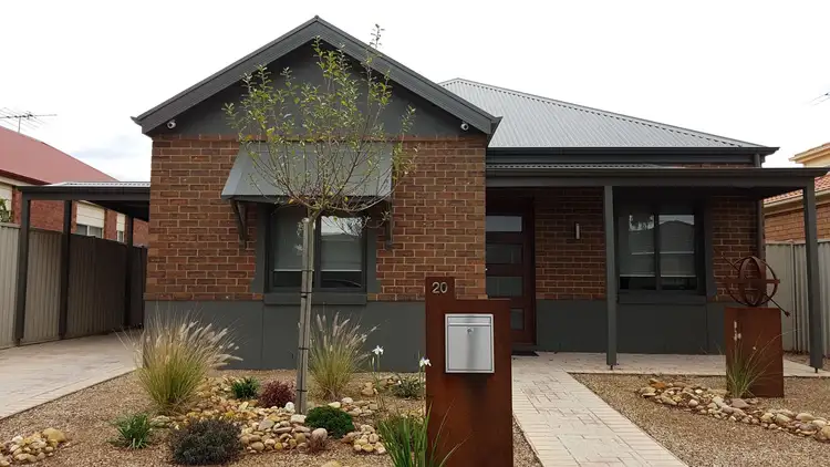 20 Macedon Close, Caroline Springs VIC 3023