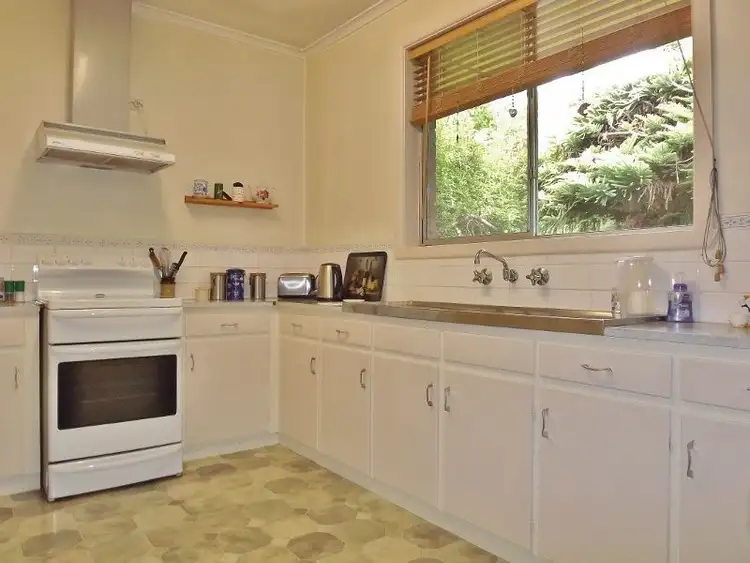Seventh view of Homely house listing, 18 May Street, Moe VIC 3825