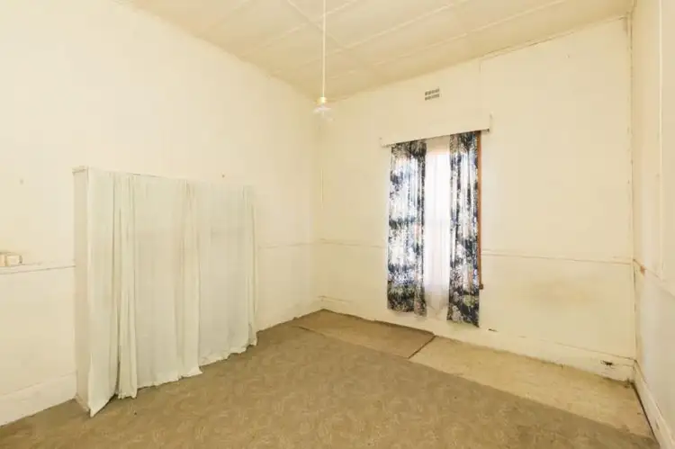 Fifth view of Homely house listing, 1 Gertrude Street, Horsham VIC 3400