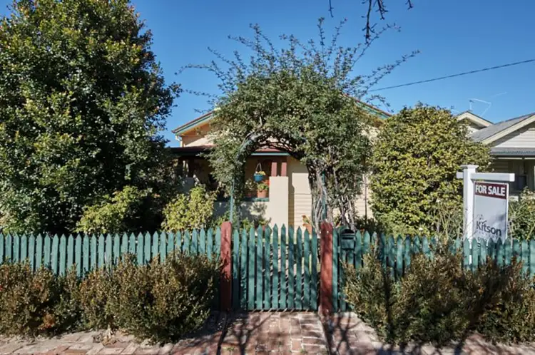 9 Albury Street, Wagga Wagga NSW 2650