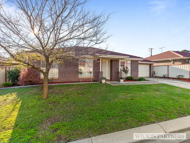 16 PINEWOOD PLACE, Kilmore VIC 3764