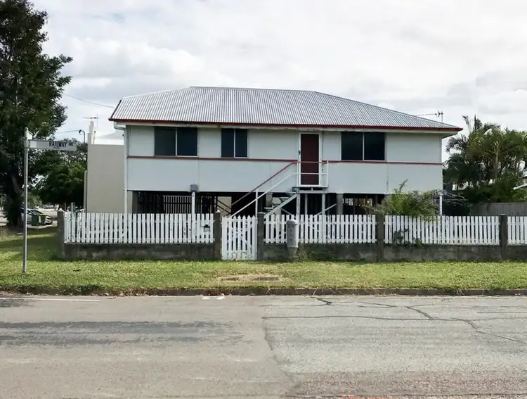 30 Railway Ave, Railway Estate QLD 4810