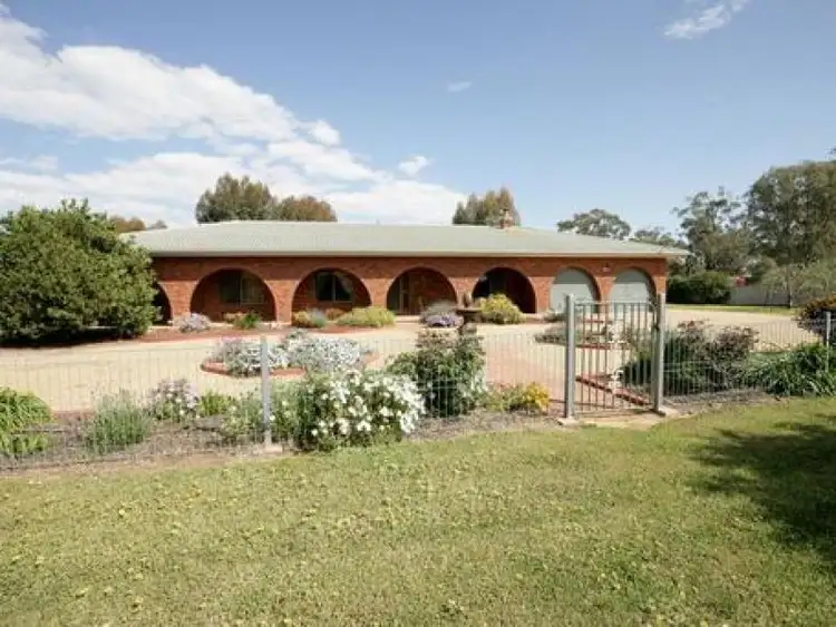9 Minnie Street, Currawarna NSW 2650