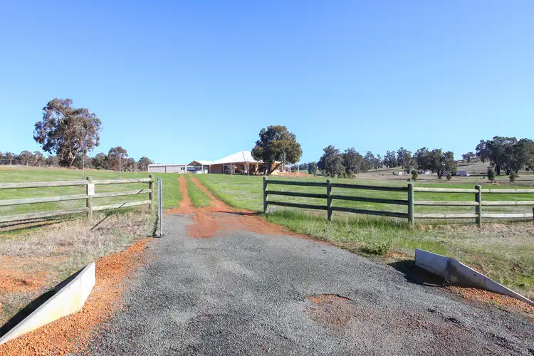 3 Mellows Road, Wandering WA 6308