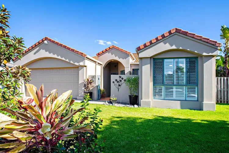 12 Howland Circuit, Pacific Pines QLD 4211