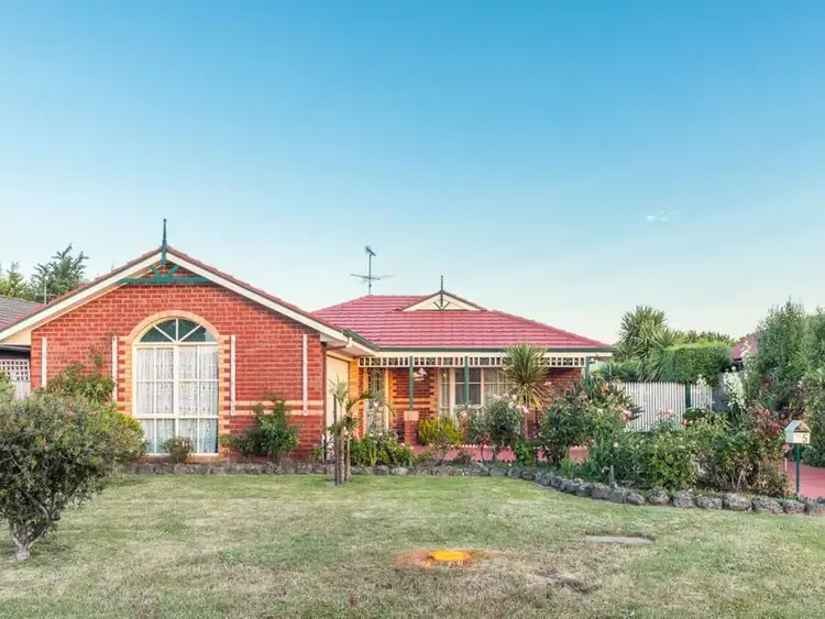 5 Sheffield Close, Pakenham VIC 3810