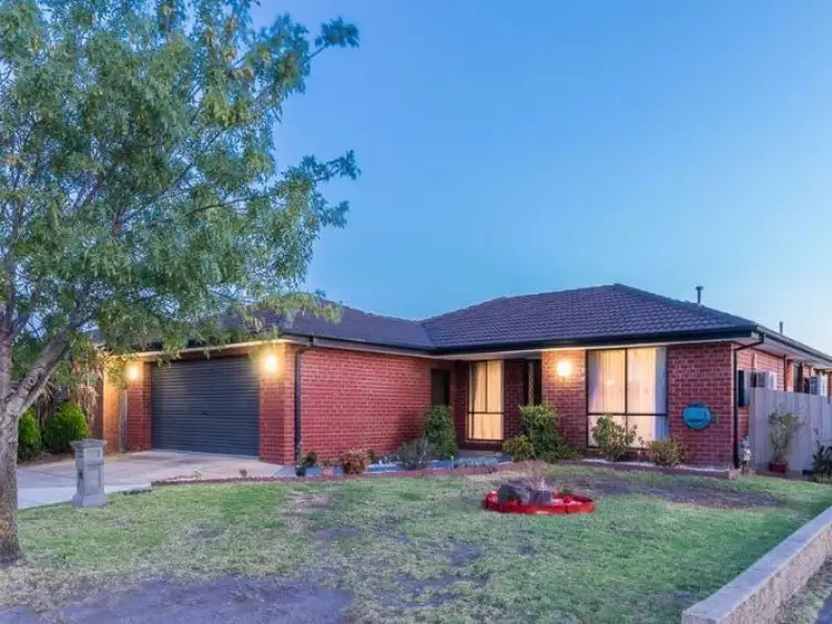 1 Nuzla Court, Hampton Park VIC 3976