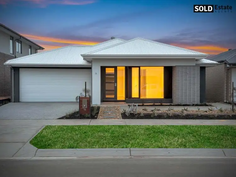 15 Destiny Drive, Cranbourne North VIC 3977