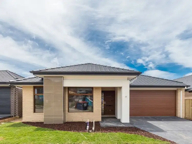 9 Sloane Drive, Clyde North VIC 3978