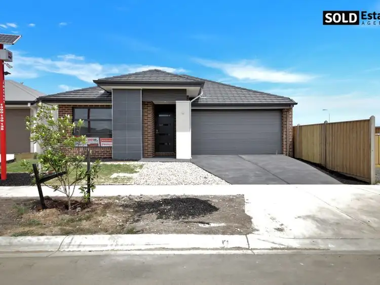 4 Keighery Drive, Clyde North VIC 3978