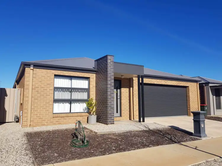 17 Carrington Close, White Hills VIC 3550