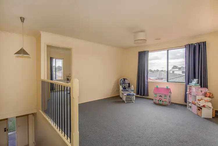 Fifth view of Homely house listing, 32 Mariner Close, Cranbourne North VIC 3977