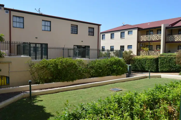 2/38 Cooyong Cres, Toongabbie NSW 2146