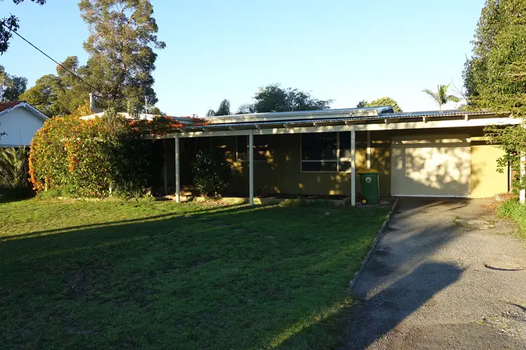 12 Oakland Avenue, Cloverdale WA 6105