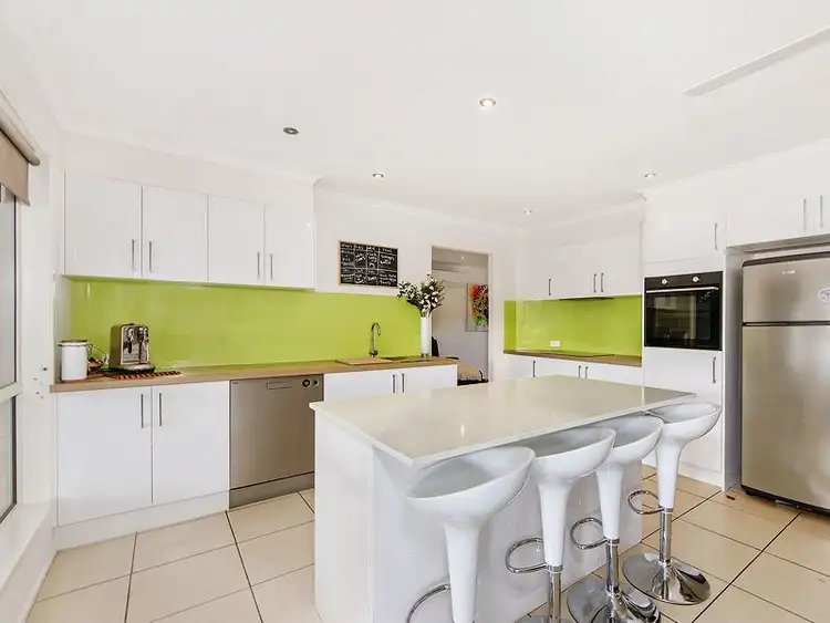 9 Langer place, Arundel QLD 4214