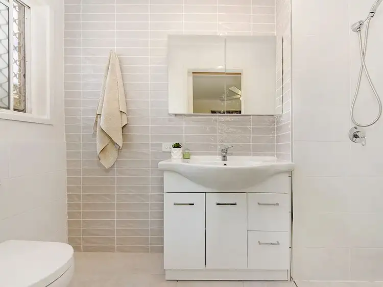 Fifth view of Homely house listing, 9 Langer place, Arundel QLD 4214