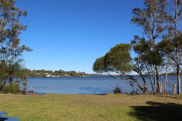 1 Roberts St, Old Erowal Bay NSW 2540