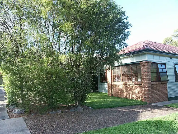 18 Regan Street, Adamstown NSW 2289