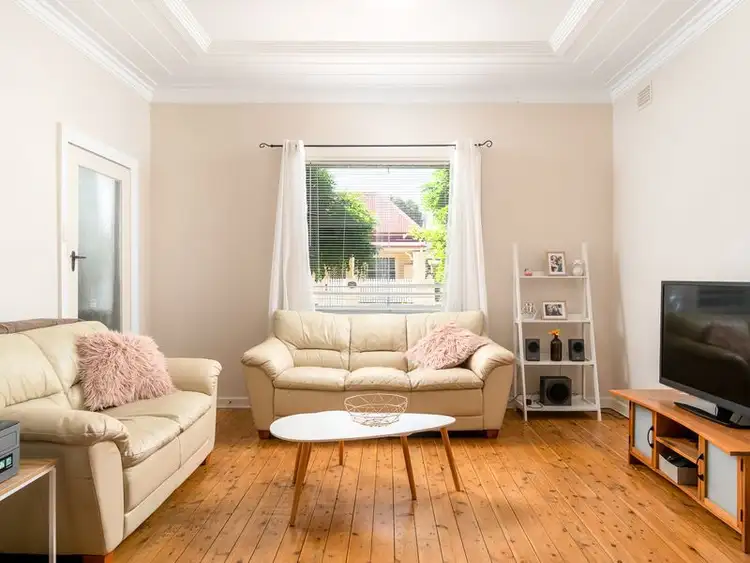 16 Milton Street, Hamilton NSW 2303