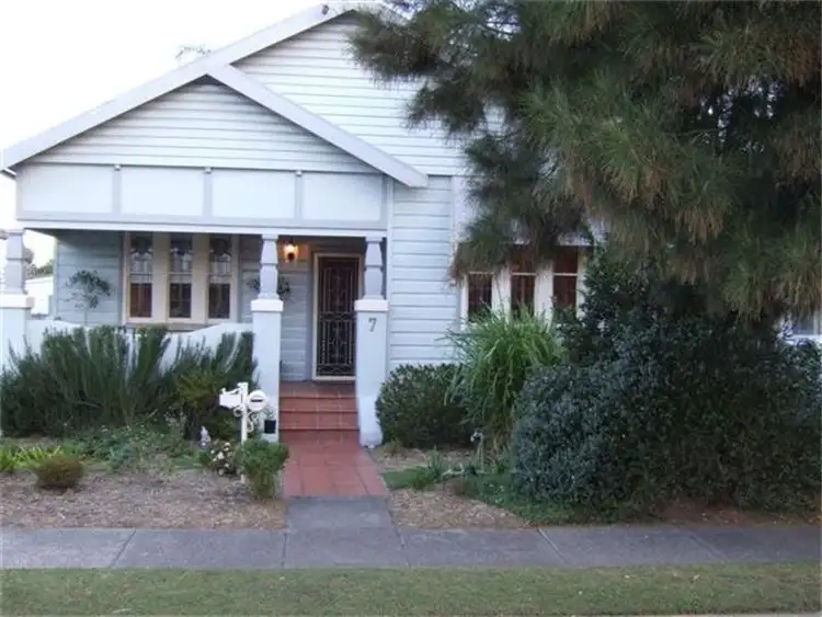 7 Percy Street, Hamilton NSW 2303